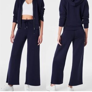 SPANX Air Essentials Cropped Wide Leg Classic Navy Size Medium M